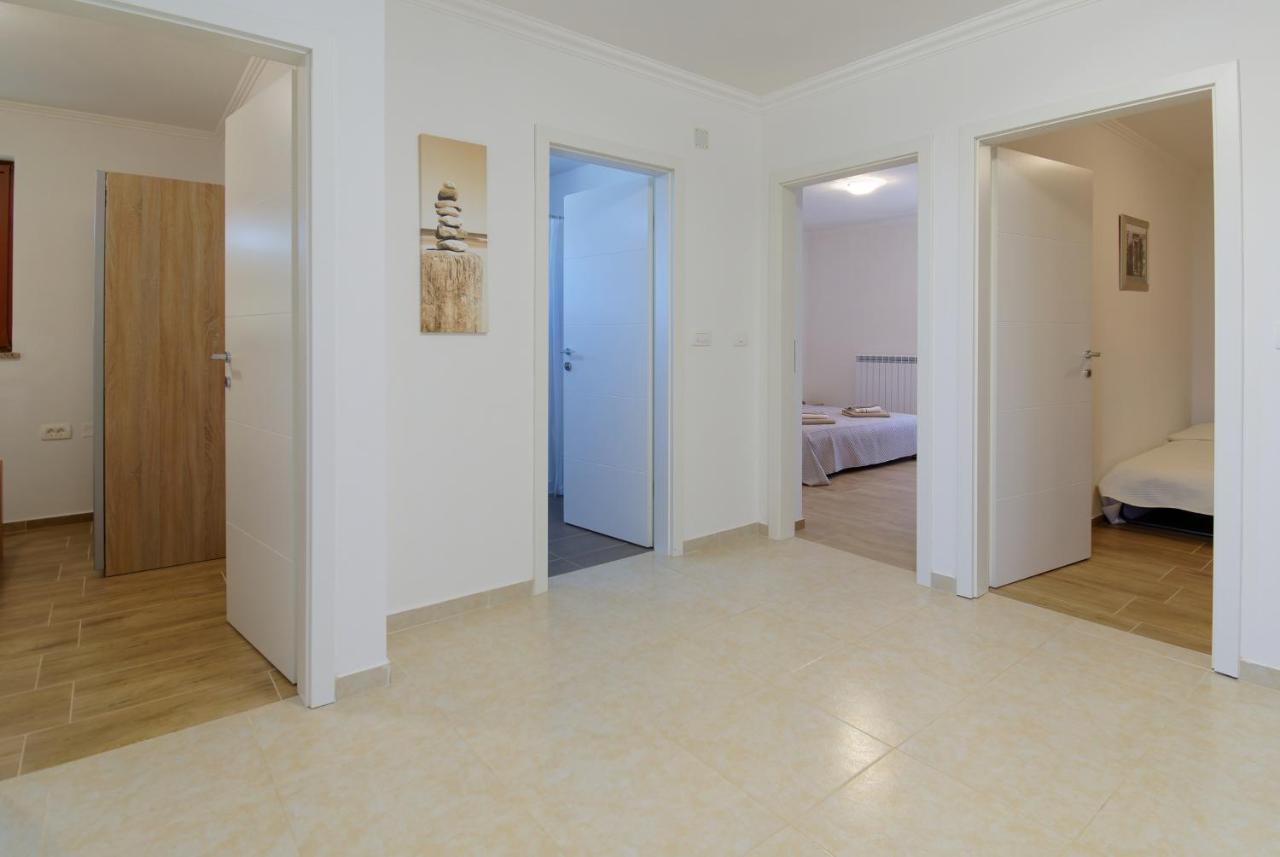 Apartments Belvedere By Rent Istria Plovanija Exteriör bild