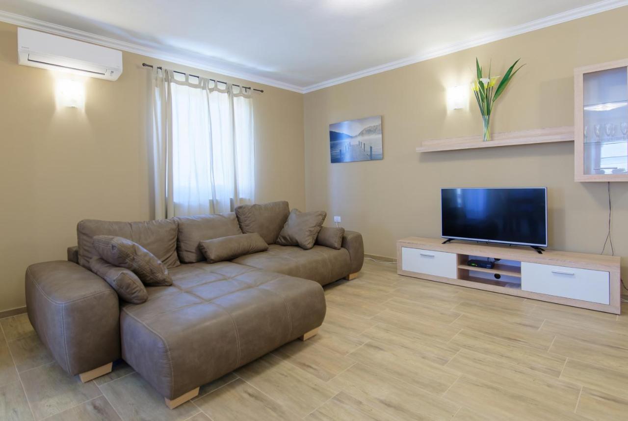 Apartments Belvedere By Rent Istria Plovanija Exteriör bild