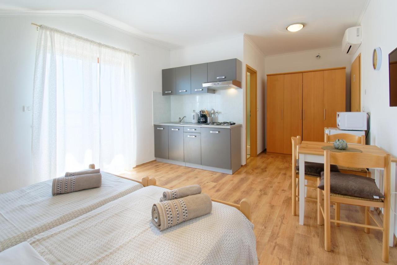 Apartments Belvedere By Rent Istria Plovanija Exteriör bild