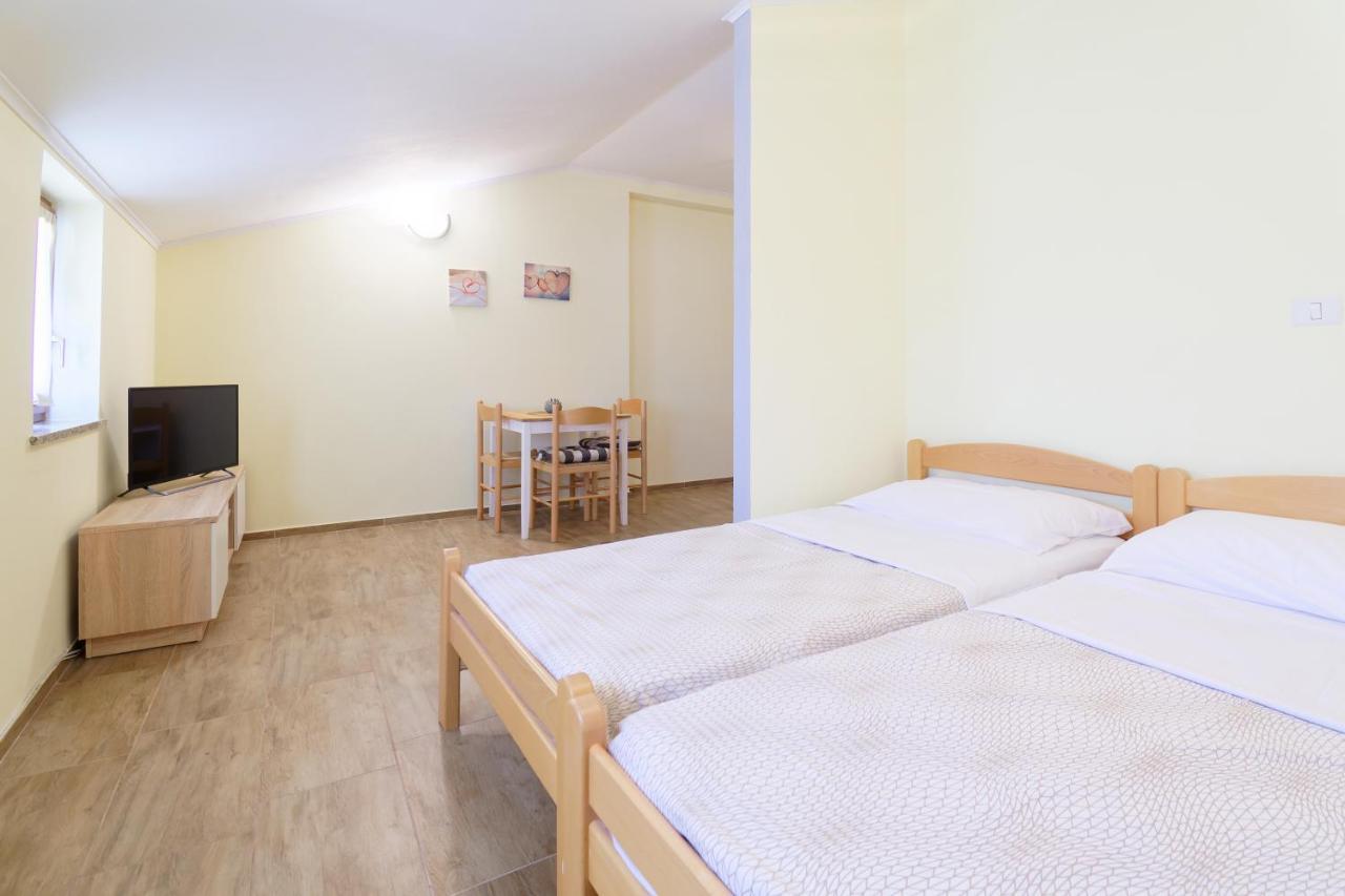 Apartments Belvedere By Rent Istria Plovanija Exteriör bild