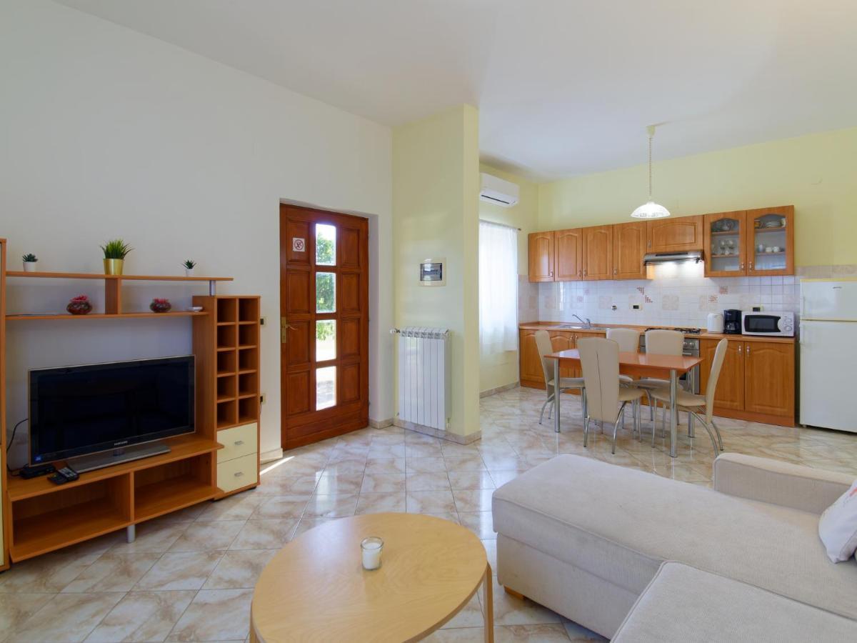 Apartments Belvedere By Rent Istria Plovanija Exteriör bild