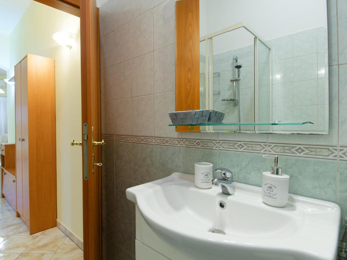 Apartments Belvedere By Rent Istria Plovanija Exteriör bild